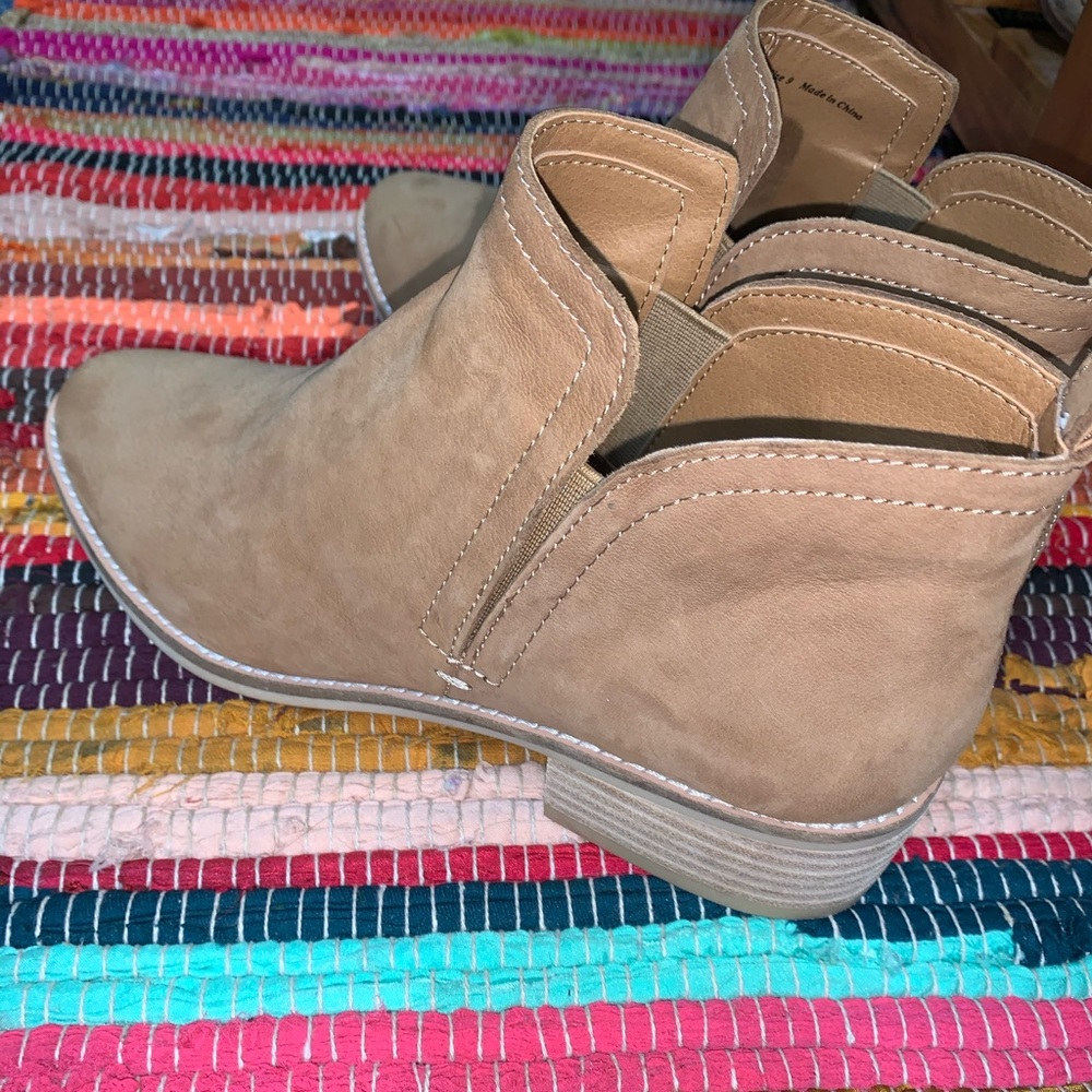 Dolce vita boots brand new